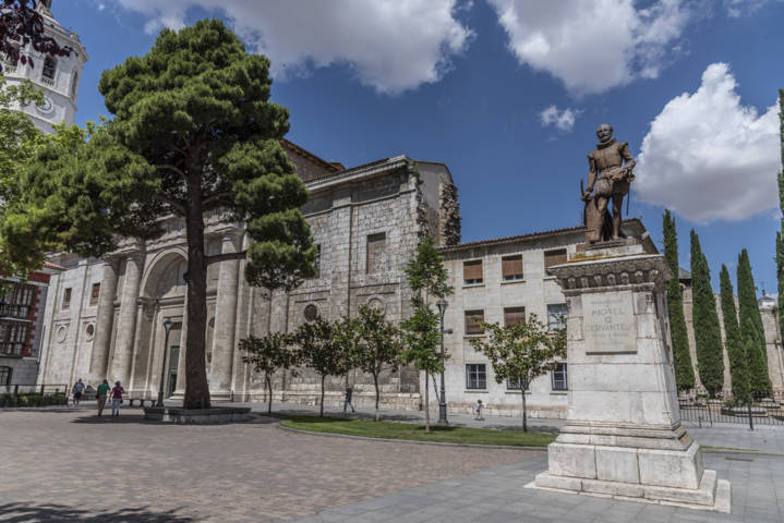 53 - Valladolid - ciudad - plaza de La Universidad